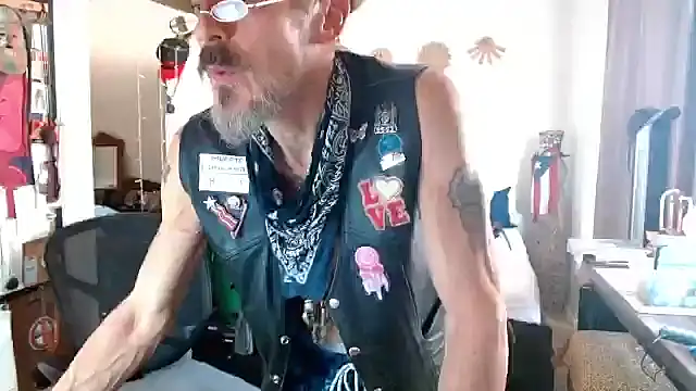 Snapshot of mycock2474u chatting on September 28, 9:09 pm mycock2474u online show from September 28, 9:09 pm