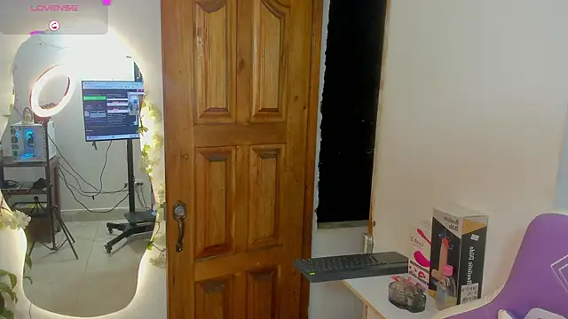 sofia gold  online show from October 26, 12:05 am