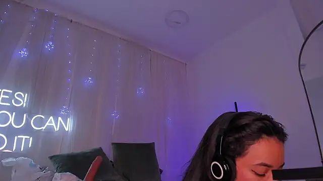 Snapshot of carolgaita chatting on February 3, 5:35 pm carolgaita online show from February 3, 5:35 pm