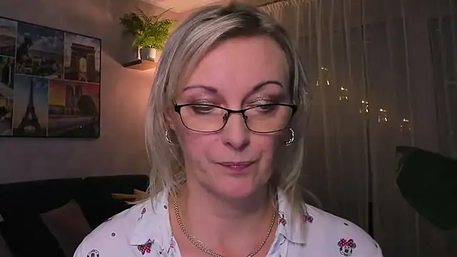 Snapshot of vanessa_chat chatting on December 10, 5:33 pm vanessa chat online show from December 10, 5:33 pm