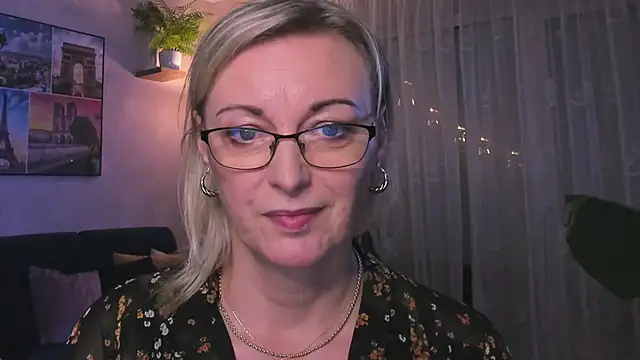 Snapshot of vanessa_chat chatting on December 12, 8:53 pm vanessa chat online show from December 12, 8:53 pm
