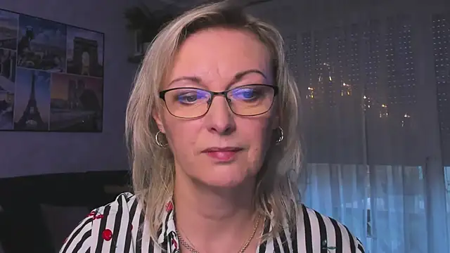 Snapshot of vanessa_chat chatting on December 17, 2:22 pm vanessa chat online show from December 17, 2:22 pm
