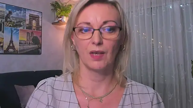 Snapshot of vanessa_chat chatting on December 19, 9:06 pm vanessa chat online show from December 19, 9:06 pm
