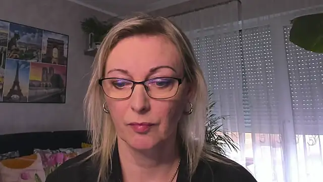 Snapshot of vanessa_chat chatting on February 2, 2:24 pm vanessa chat online show from February 2, 2:24 pm