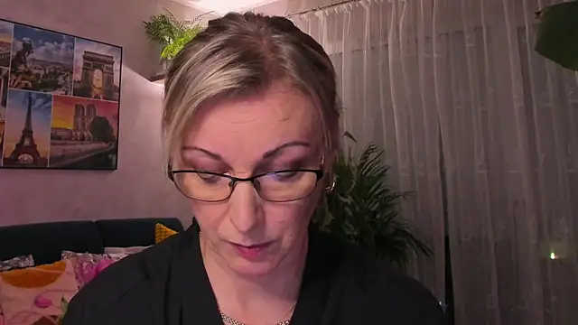 Snapshot of vanessa_chat chatting on February 2, 5:48 pm vanessa chat online show from February 2, 5:48 pm