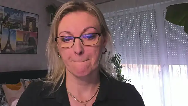 Snapshot of vanessa_chat chatting on February 4, 2:21 pm vanessa chat online show from February 4, 2:21 pm