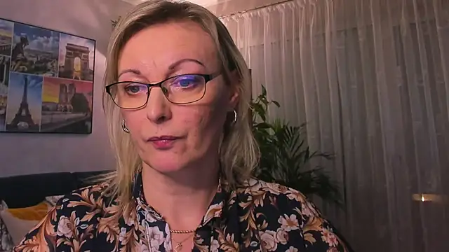 Snapshot of vanessa_chat chatting on February 6, 6:13 pm vanessa chat online show from February 6, 6:13 pm