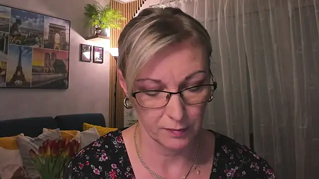 Snapshot of vanessa_chat chatting on February 19, 5:49 pm vanessa chat online show from February 19, 5:49 pm