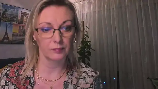 Snapshot of vanessa_chat chatting on February 24, 5:42 pm vanessa chat online show from February 24, 5:42 pm