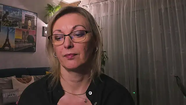 Snapshot of vanessa_chat chatting on March 3, 8:32 pm vanessa chat online show from March 3, 8:32 pm
