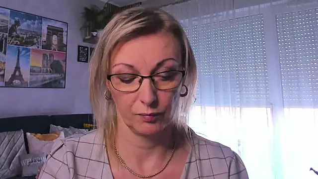 Snapshot of vanessa_chat chatting on March 4, 2:21 pm vanessa chat online show from March 4, 2:21 pm