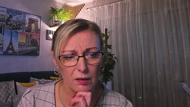Snapshot of vanessa_chat chatting on March 4, 9:00 pm vanessa chat online show from March 4, 9:00 pm