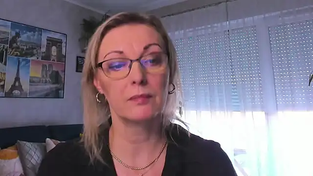 Snapshot of vanessa_chat chatting on March 6, 2:29 pm vanessa chat online show from March 6, 2:29 pm