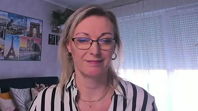 Snapshot of vanessa_chat chatting on March 9, 2:21 pm vanessa chat online show from March 9, 2:21 pm