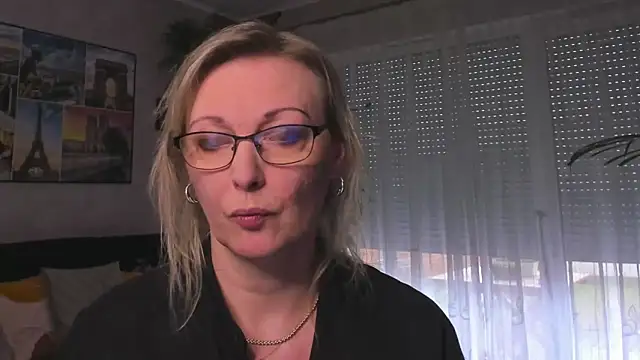 Snapshot of vanessa_chat chatting on March 13, 2:23 pm vanessa chat online show from March 13, 2:23 pm
