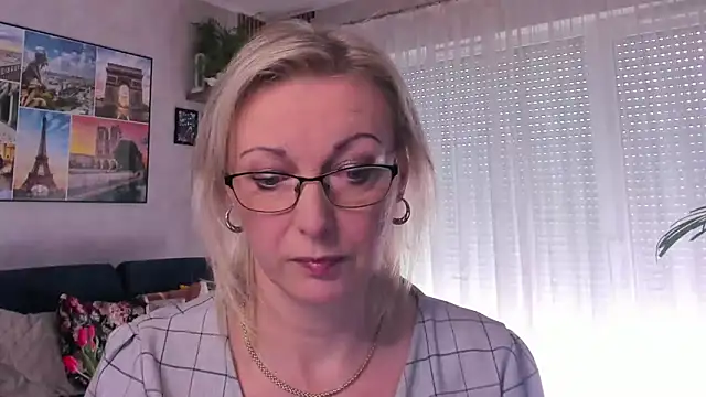 Snapshot of vanessa_chat chatting on March 23, 7:53 am vanessa chat online show from March 23, 7:53 am