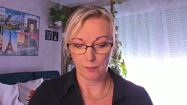 Snapshot of vanessa_chat chatting on September 9, 1:21 pm vanessa chat online show from September 9, 1:21 pm