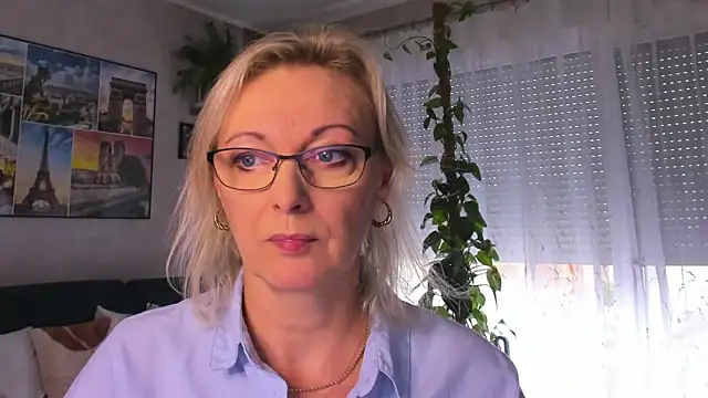 Snapshot of vanessa_chat chatting on September 18, 1:24 pm vanessa chat online show from September 18, 1:24 pm
