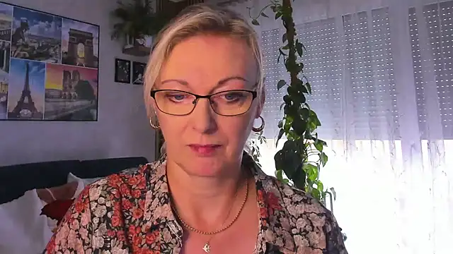 Snapshot of vanessa_chat chatting on September 22, 1:24 pm vanessa chat online show from September 22, 1:24 pm