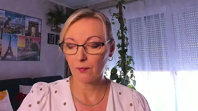 Snapshot of vanessa_chat chatting on September 25, 1:37 pm vanessa chat online show from September 25, 1:37 pm