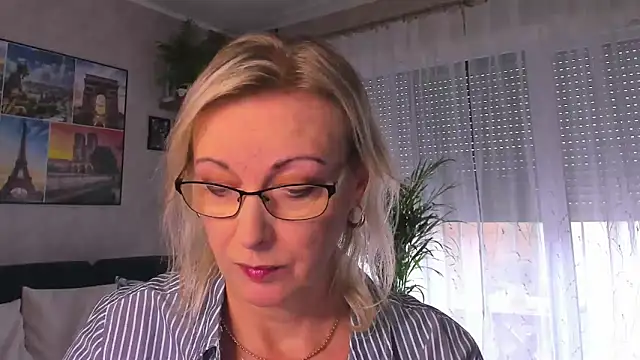 Snapshot of vanessa_chat chatting on October 16, 1:23 pm vanessa chat online show from October 16, 1:23 pm