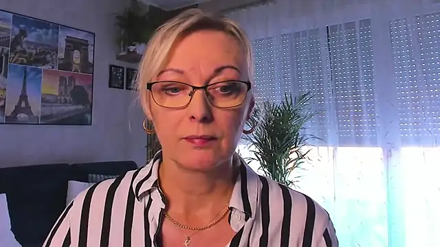 Snapshot of vanessa_chat chatting on October 20, 1:33 pm vanessa chat online show from October 20, 1:33 pm