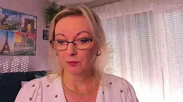 vanessa chat online show from November 7, 8:47 am