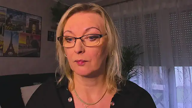 vanessa chat online show from November 24, 2:17 pm