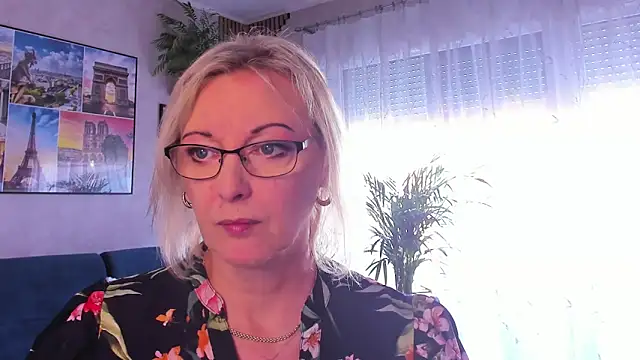 vanessa chat online show from May 3, 1:28 pm