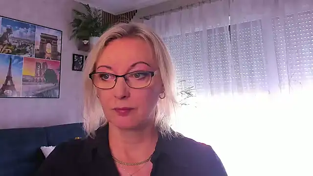 vanessa chat online show from May 4, 1:18 pm