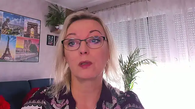 vanessa chat online show from July 6, 1:19 pm