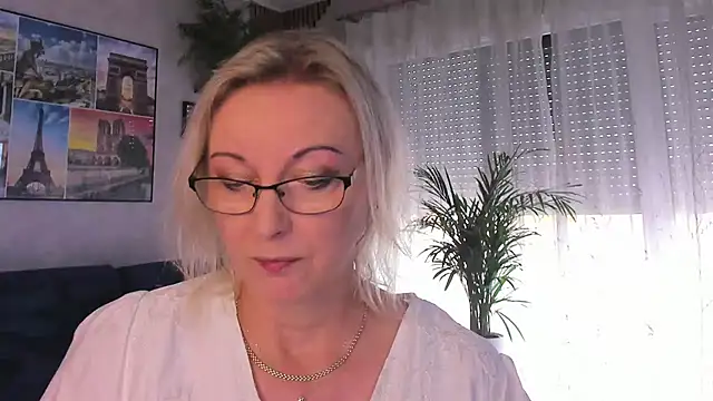 vanessa chat online show from July 12, 1:13 pm