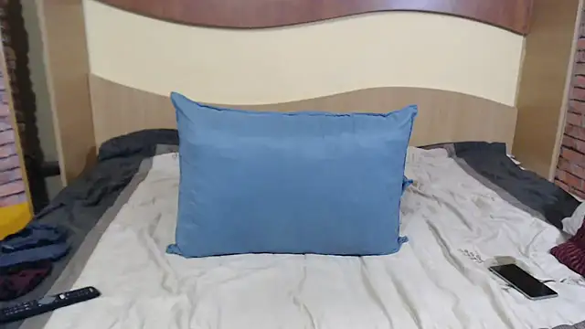 Snapshot of EvelyneFlirtyMilf chatting on March 14, 8:42 am EvelyneFlirtyMilf online show from March 14, 8:42 am