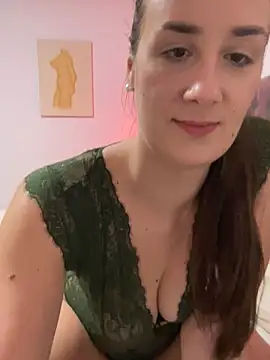 Snapshot of EllaMae chatting on February 26, 5:50 pm EllaMae online show from February 26, 5:50 pm