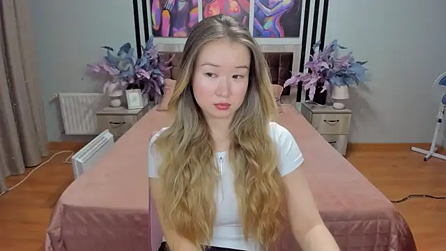 Snapshot of PollyOcean chatting on December 3, 11:01 am PollyOcean online show from December 3, 11:01 am