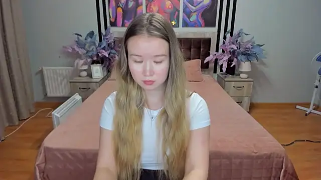 Snapshot of PollyOcean chatting on December 3, 2:38 pm PollyOcean online show from December 3, 2:38 pm