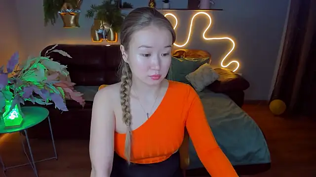 Snapshot of PollyOcean chatting on January 5, 11:04 am PollyOcean online show from January 5, 11:04 am