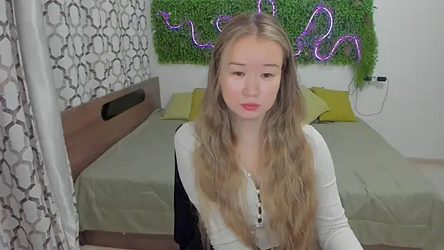 Snapshot of PollyOcean chatting on January 16, 11:26 am PollyOcean online show from January 16, 11:26 am