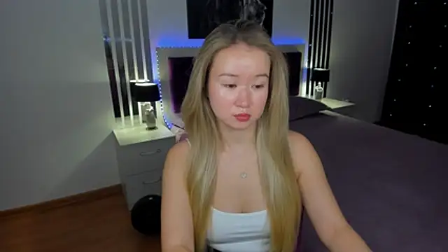 Snapshot of PollyOcean chatting on November 5, 5:51 am PollyOcean online show from November 5, 5:51 am