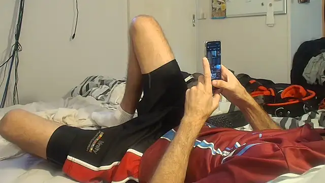 Snapshot of midnight0069 chatting on December 21, 10:08 pm midnight0069 online show from December 21, 10:08 pm