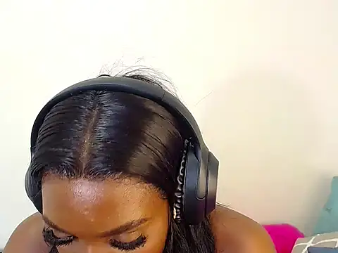 LuciousLips96 online show from March 22, 1:30 pm