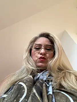 x elena x online show from February 15, 8:11 am