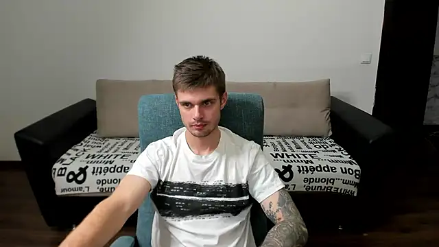 maks wolfis online show from December 17, 10:43 pm