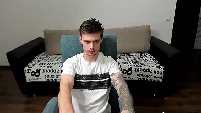 maks wolfis online show from December 18, 3:47 am