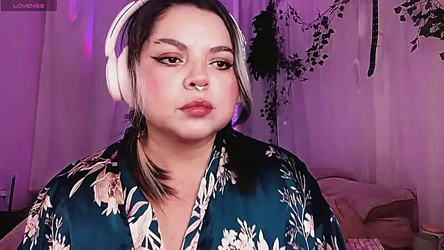 Snapshot of Satyn_doll chatting on January 9, 11:02 pm Satyn doll online show from January 9, 11:02 pm