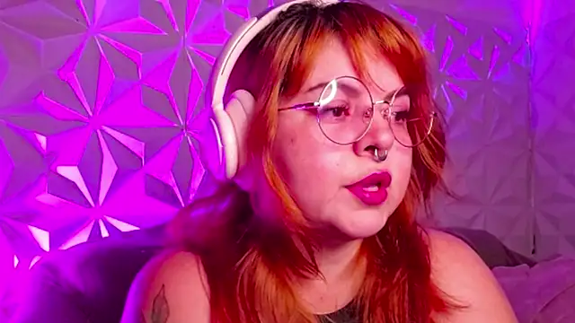 Snapshot of Satyn_doll chatting on September 15, 10:43 pm Satyn doll online show from September 15, 10:43 pm
