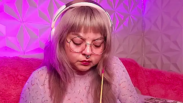 Satyn doll online show from November 17, 11:43 pm