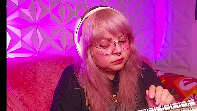 Satyn doll online show from January 18, 2:04 am