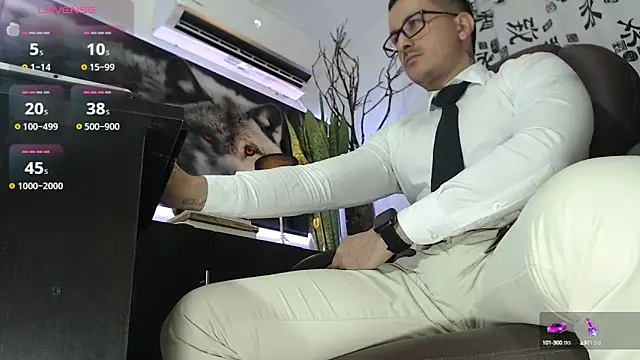 Snapshot of randyluke chatting on December 13, 8:47 pm randyluke online show from December 13, 8:47 pm