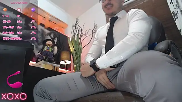 Snapshot of randyluke chatting on October 12, 9:41 am randyluke online show from October 12, 9:41 am